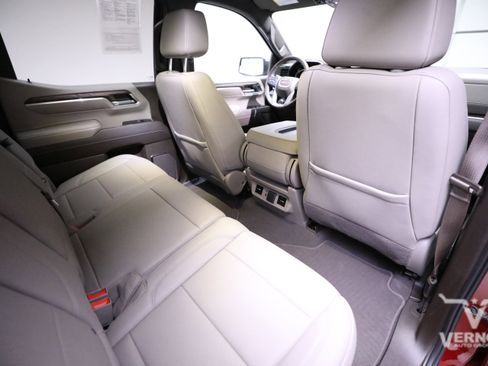 Used 2022 GMC Sierra 1500 SLT w/ X31 Off-Road Package image 13