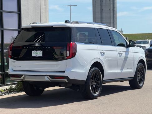 Used 2025 Ford Expedition Platinum AWD/4WD image 5