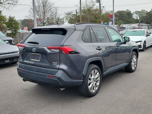 Used 2019 Toyota RAV4 XLE Premium image 6