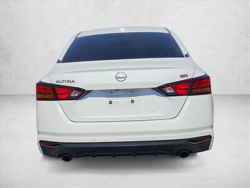 Used 2024 Nissan Altima 2.5 SR w/ SR Premium Package FWD image 6