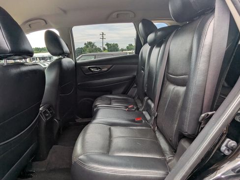 Used 2019 Nissan Rogue SV w/ Premium Package AWD/4WD image 11