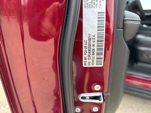 New 2025 Jeep Grand Cherokee L Limited w/ Luxury Tech Group II image 52