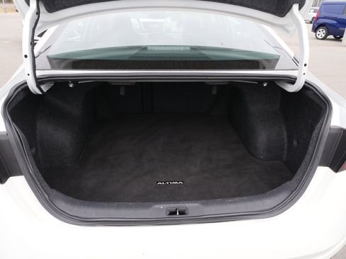 Used 2022 Nissan Altima 2.5 SR image 14