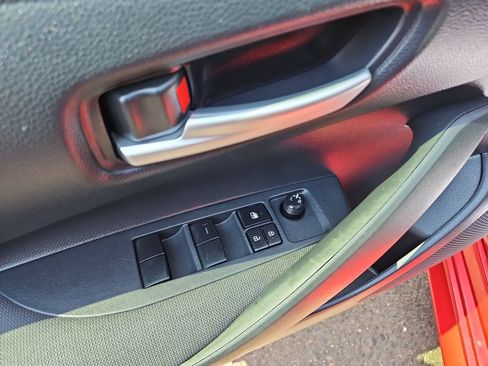 Used 2021 Toyota Corolla LE FWD image 11