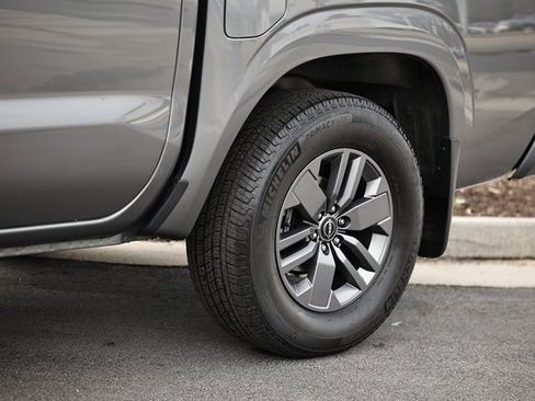 Used 2025 Nissan Frontier SV w/ SV Convenience Package image 6