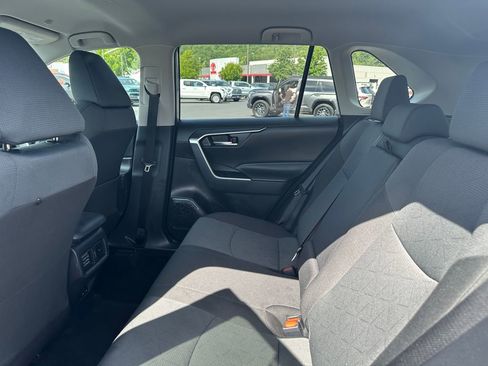 Used 2025 Toyota RAV4 XLE AWD/4WD image 14