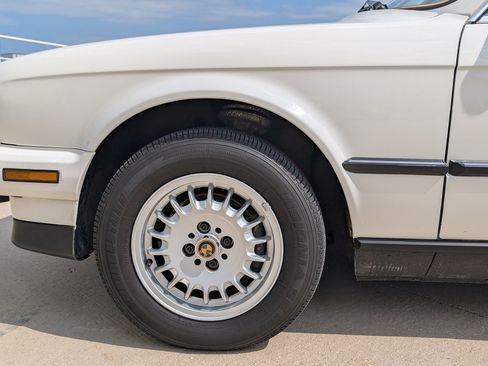 Used 1987 BMW 325i Convertible RWD image 27
