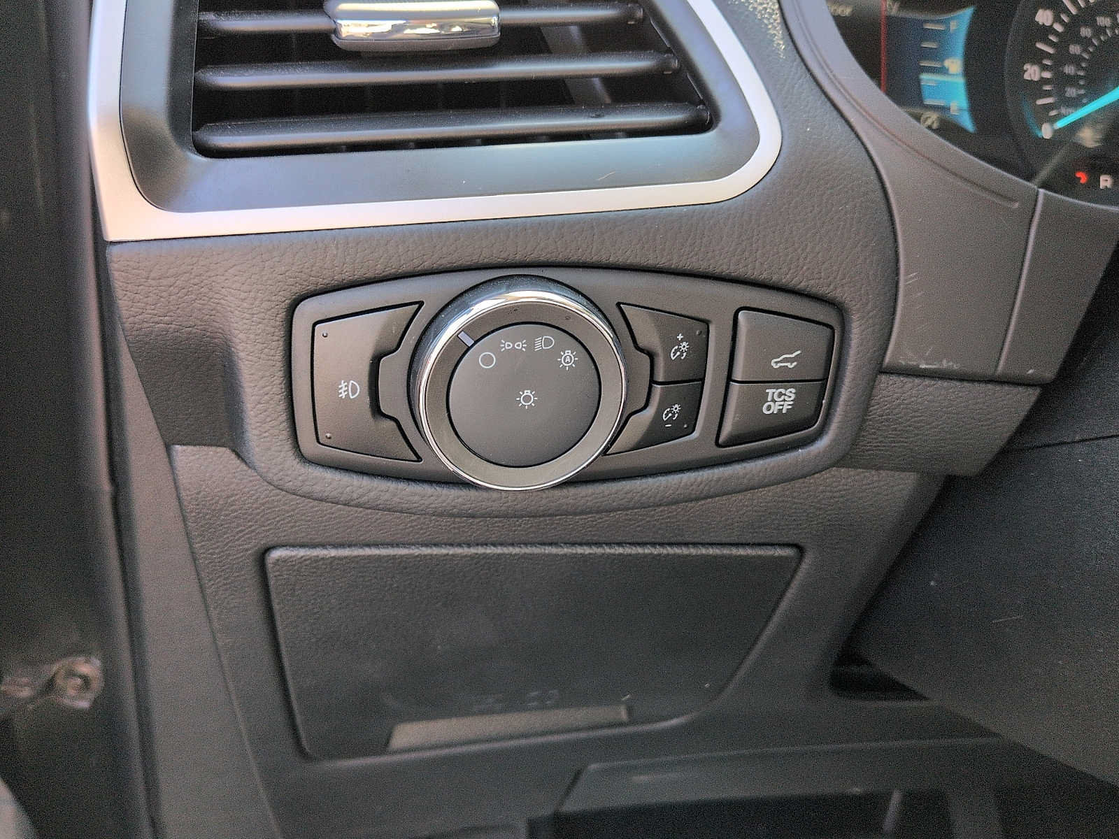 Used 2024 Ford Edge SEL w/ Convenience Package AWD/4WD image 15