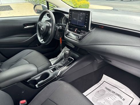 Used 2021 Toyota Corolla LE FWD image 11