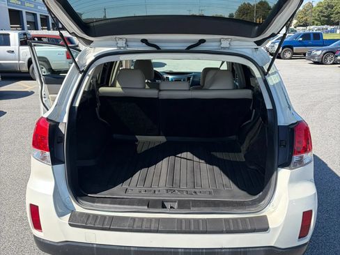 Used 2012 Subaru Outback 3.6R Limited w/ Moonroof Pkg AWD/4WD image 28