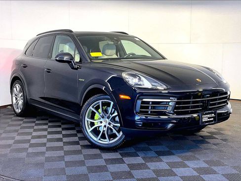 Used 2023 Porsche Cayenne AWD/4WD image 9