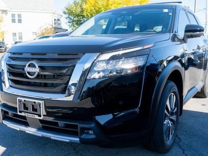 New 2025 Nissan Pathfinder SL