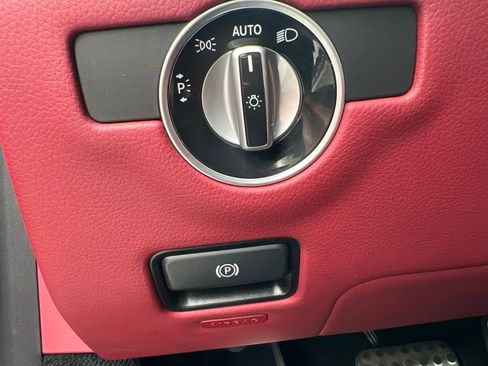 Used 2019 Mercedes-Benz SL 550 image 26