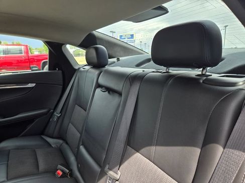 Used 2017 Chevrolet Impala LT FWD image 20
