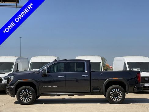 Used 2025 GMC Sierra 2500 Denali Ultimate image 3
