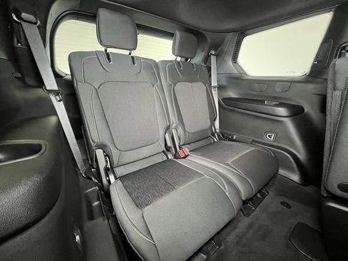 New 2025 Jeep Grand Cherokee L Laredo image 9