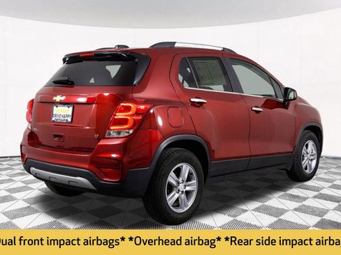 Used 2019 Chevrolet Trax LT w/ LT Convenience Package image 18