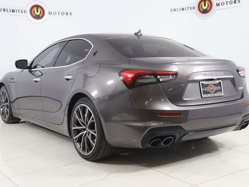 Used 2022 Maserati Ghibli Modena image 4