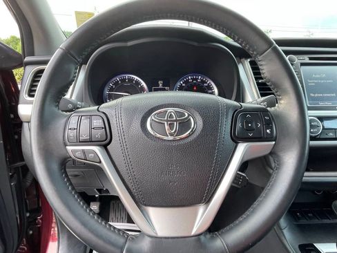 Used 2016 Toyota Highlander Limited FWD image 13