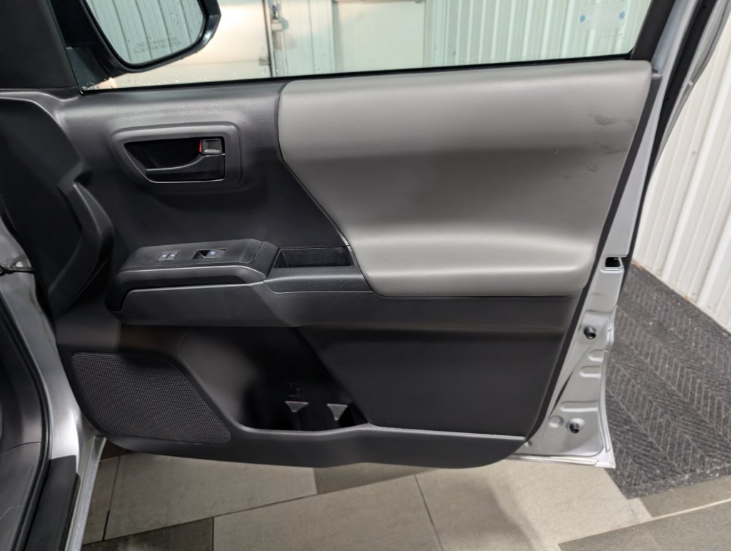 Used 2023 Toyota Tacoma SR AWD/4WD image 26