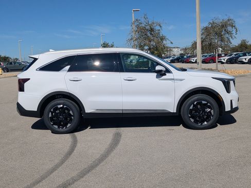 New 2026 Kia Sorento S AWD/4WD image 4