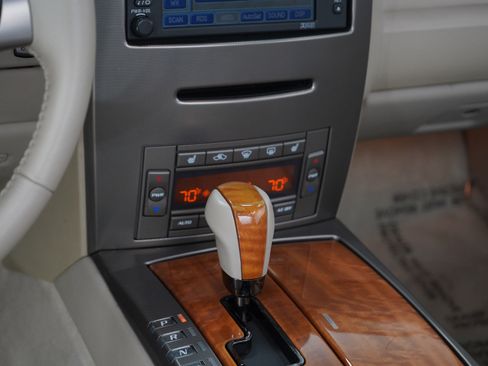 Used 2005 Cadillac XLR image 27