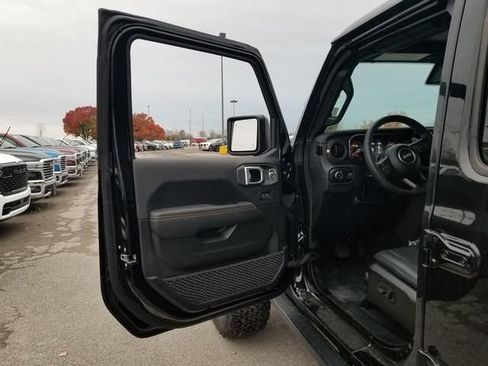 New 2024 Jeep Wrangler Unlimited Rubicon 392 AWD/4WD image 6