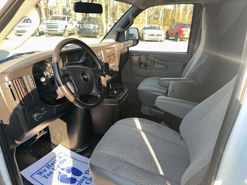 Used 2022 Chevrolet Express 2500 w/ Driver Convenience Package image 11