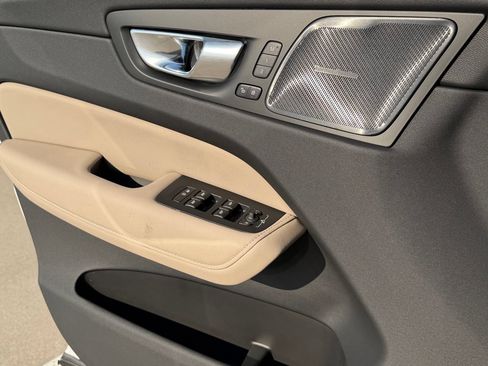 New 2027 Volvo XC60 B5 Plus AWD/4WD image 13