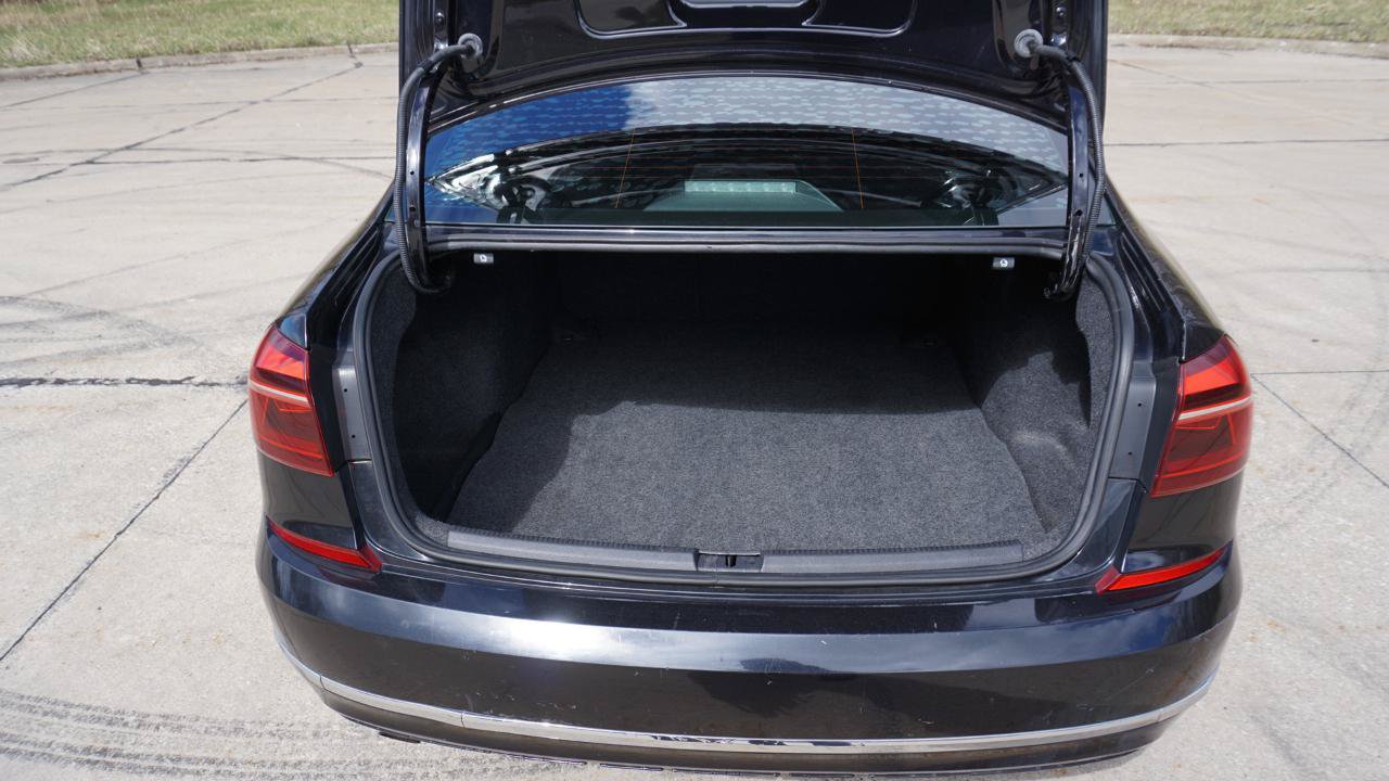 Used 2019 Volkswagen Passat 2.0T Wolfsburg FWD image 31