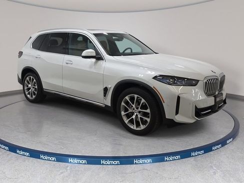 Certified 2024 BMW X5 xDrive40i w/ Premium Package AWD/4WD image 3