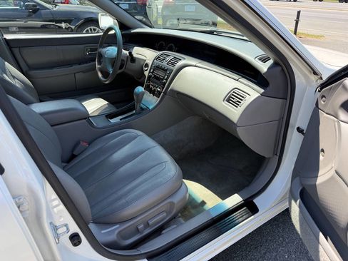 Used 2000 Toyota Avalon XL image 13