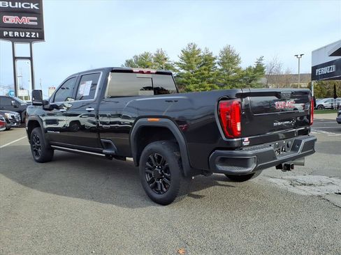 Used 2022 GMC Sierra 3500 Denali w/ Denali Black Diamond Edition image 4