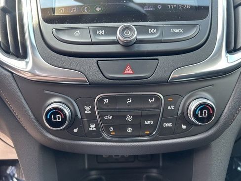 Used 2021 Chevrolet Equinox Premier image 28