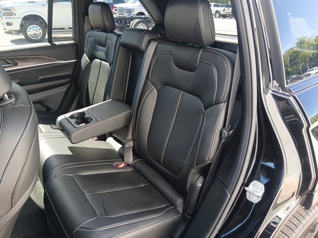 New 2027 Jeep Grand Cherokee Limited AWD/4WD image 19