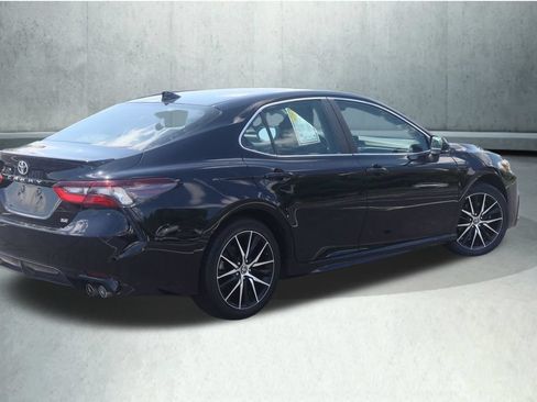 Used 2024 Toyota Camry SE FWD image 13