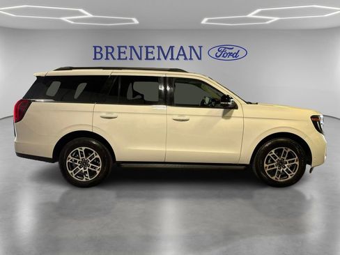 Certified 2025 Ford Expedition Active AWD/4WD image 4