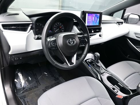 Used 2024 Toyota Corolla SE w/ SE Convenience Package image 12