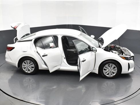 New 2025 Nissan Sentra S image 32