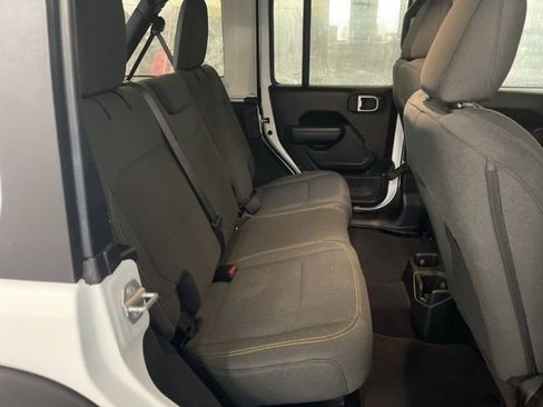 Used 2025 Jeep Wrangler Sport S image 17