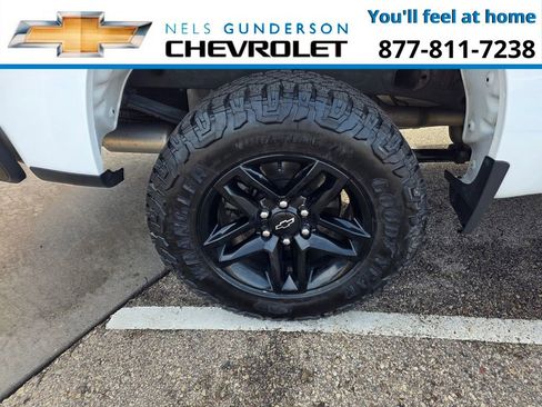 Used 2021 Chevrolet Silverado 1500 Custom Trail Boss AWD/4WD image 9