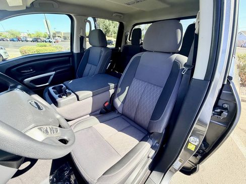 Used 2022 Nissan Titan SV w/ Accessory Utility Package RWD image 10