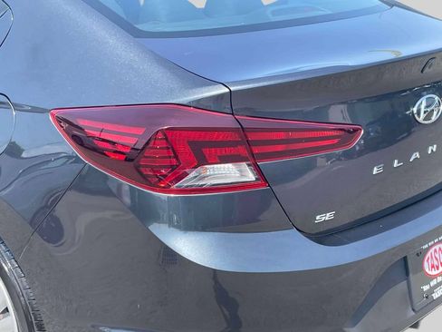 Used 2020 Hyundai Elantra SE w/ Cargo Package (C1) FWD image 11