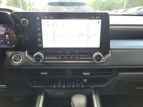 Used 2024 Chevrolet Colorado LT image 10