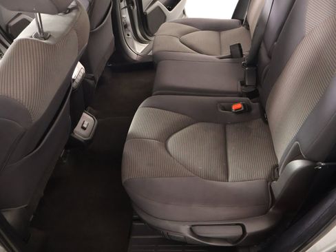 Used 2023 Toyota Highlander LE image 11