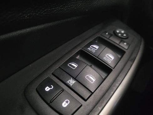 Used 2020 Jeep Cherokee Latitude Plus FWD image 27