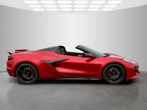Used 2024 Chevrolet Corvette Z06 image 4
