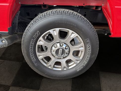 Used 2022 Ford F250 Lariat w/ Chrome Package image 12