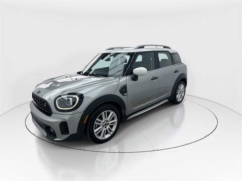 Used 2024 MINI Cooper Countryman S w/ Premium Package image 4