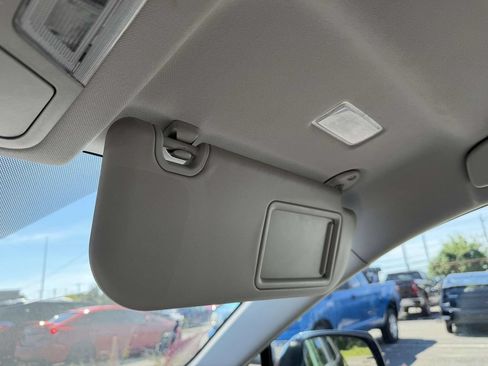 Used 2021 Toyota RAV4 LE AWD/4WD image 30